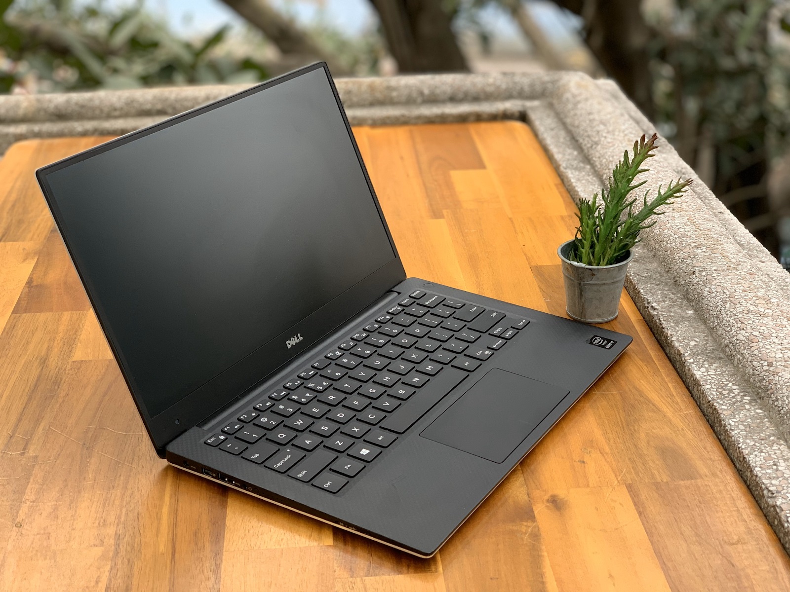 Laptop Dell Xps thiết kế chuẩn doanh nhân
